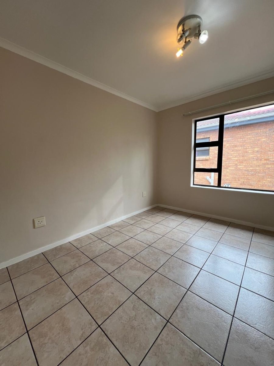 To Let 2 Bedroom Property for Rent in Sea Breeze Western Cape